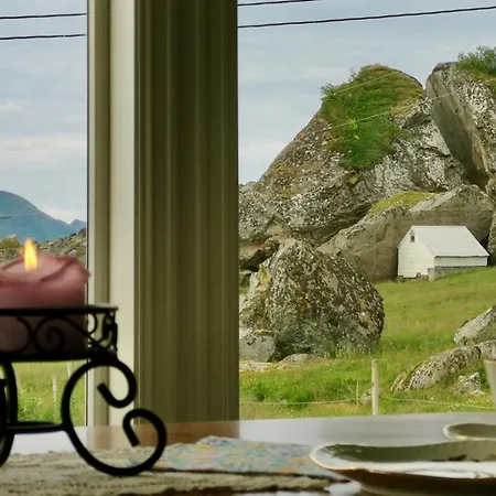 Feriehus Klippen - The Rock Alstad (Nordland)